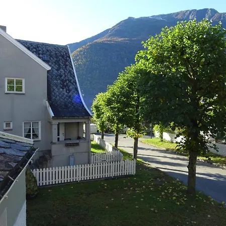 Fjordshelter- Cozy Townhouse Villa Tyssedal Exterior photo