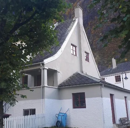 Fjordshelter- Cozy Townhouse