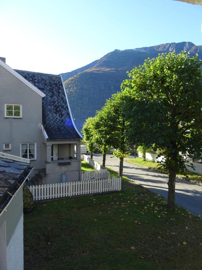 Fjordshelter- Cozy Townhouse Holiday home